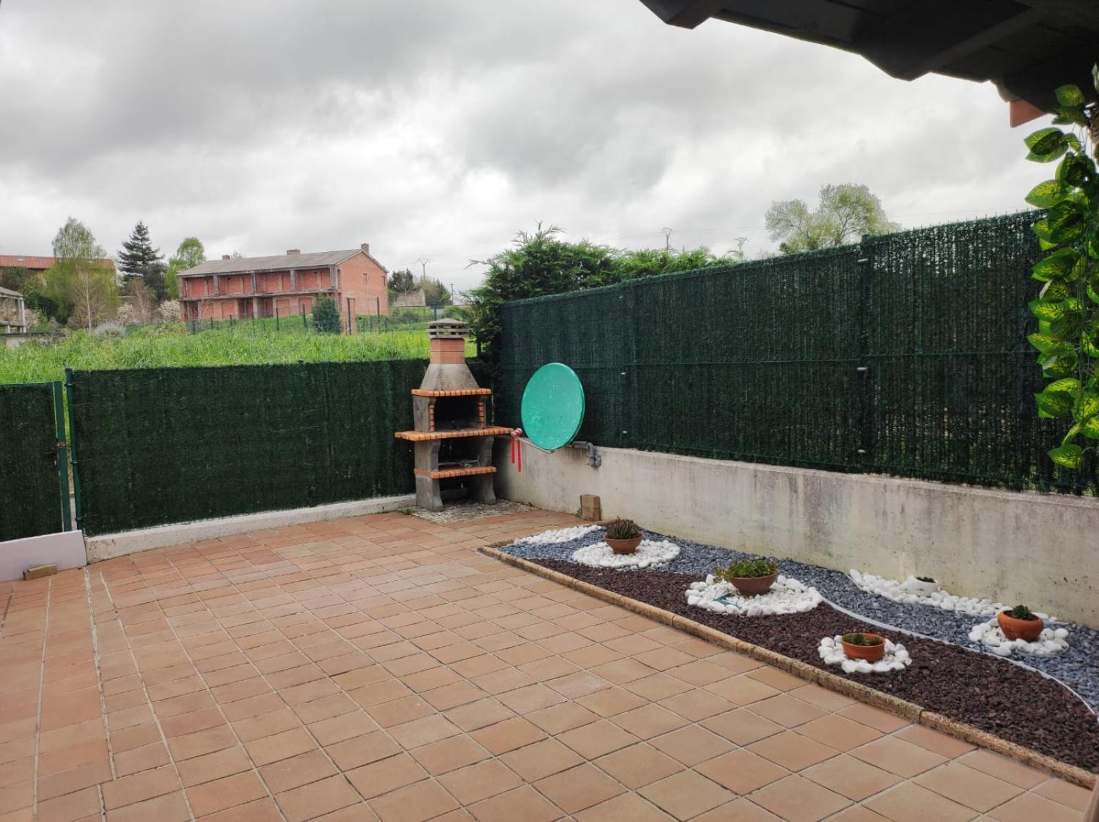 Chalet Bajo Con Jardin, Patio, Cenador Y Barbacoa. Viveda Esterno foto